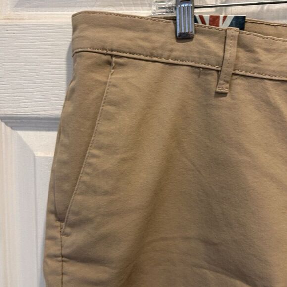 NWT English Laundry Mens Shorts Size 40‎ Bermuda Beige Tan Khaki 9 In Inseam - Picture 2 of 10